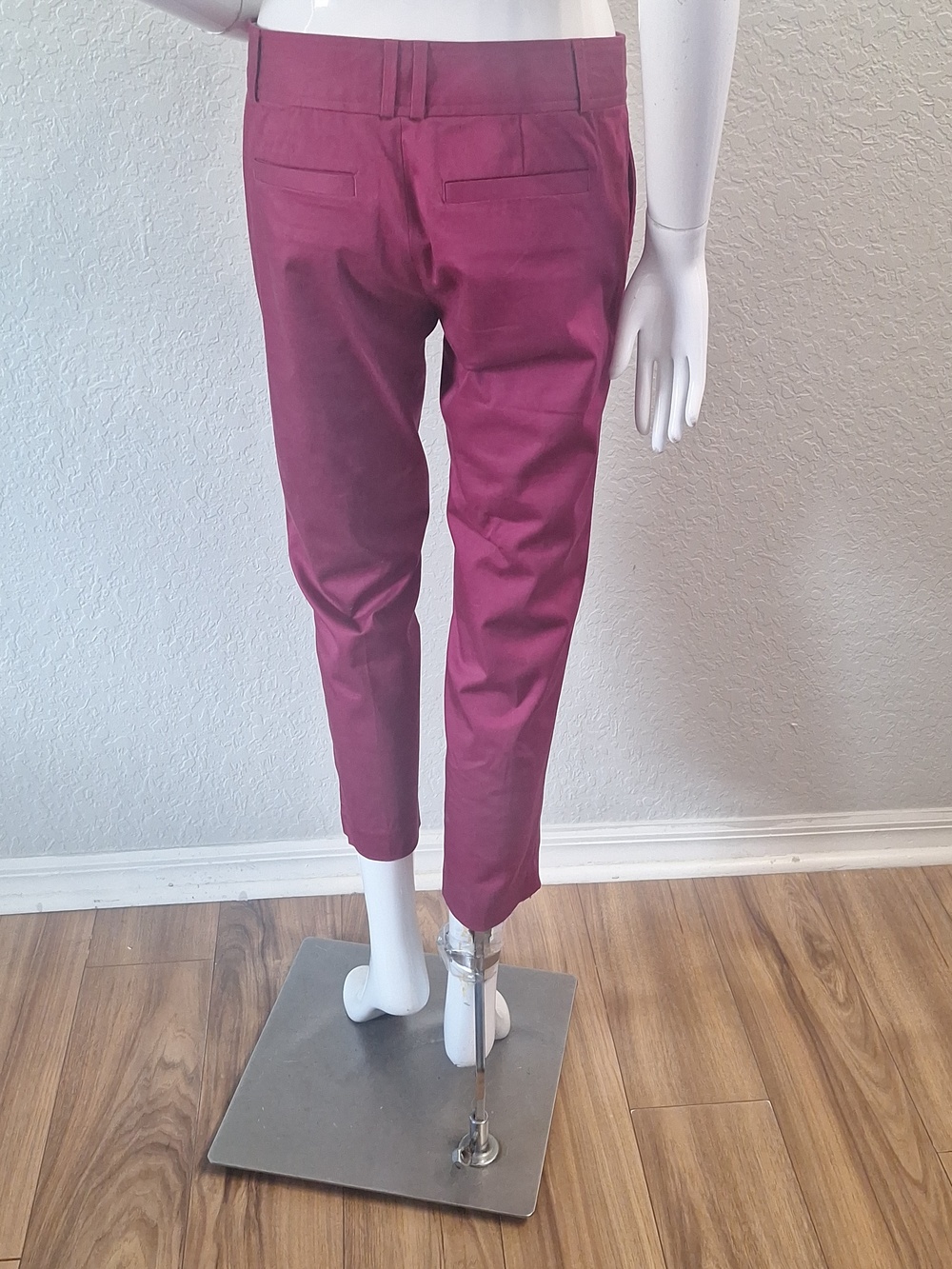 Banana Republic Ryan Fit Dark Fushia Capris - Picture 5 of 8